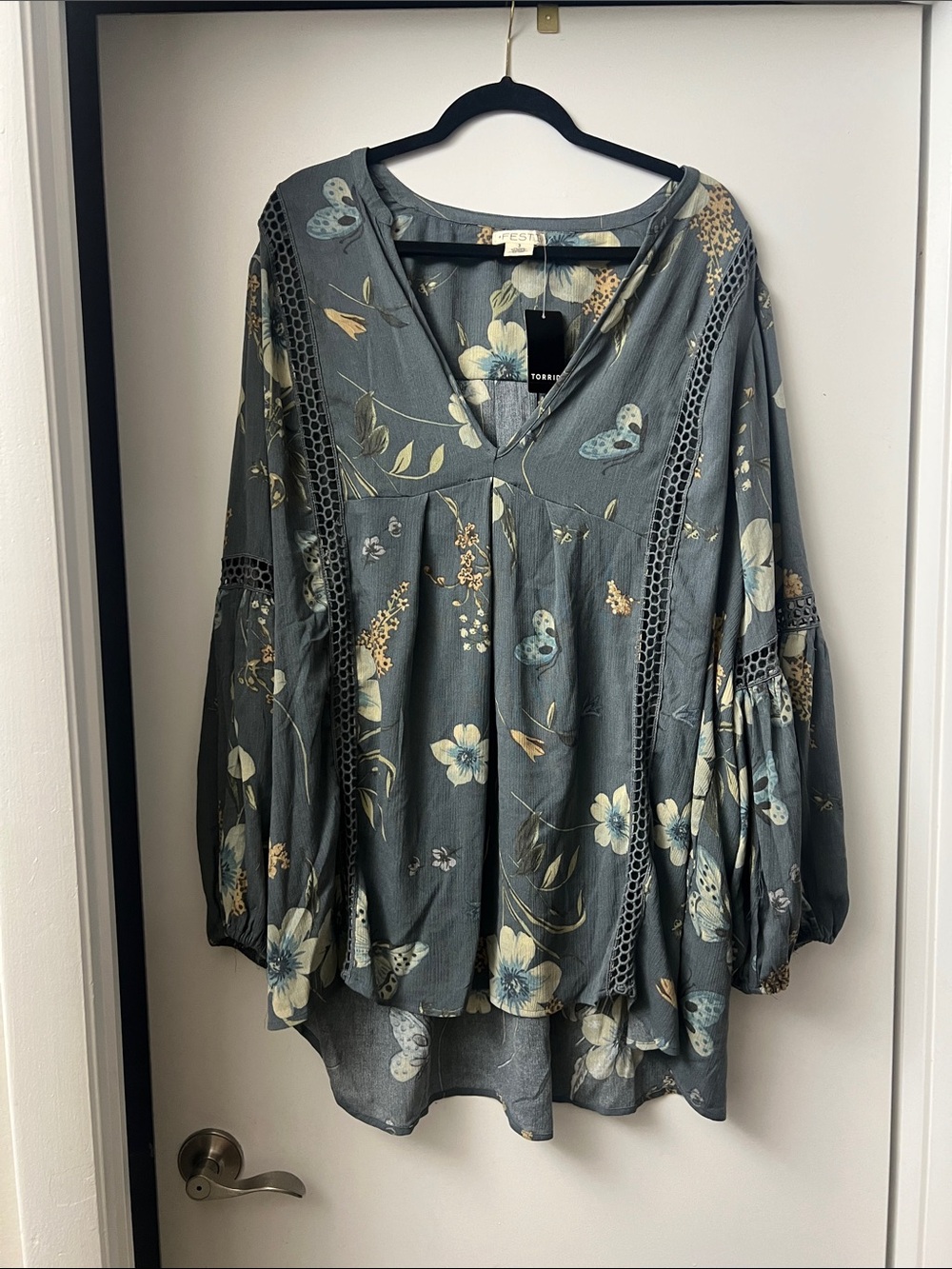 torrid Slate Blue Floral V-Neck Peasant Tunic
